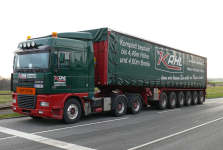DAF mit L�ck Auflieger von Kahl Schwerlast
