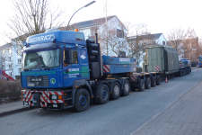 Heinrich mit einem ausgebauten Trafo der Hamburger U Hochbahn